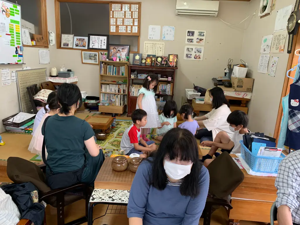 日曜日の子ども囲碁教室の様子